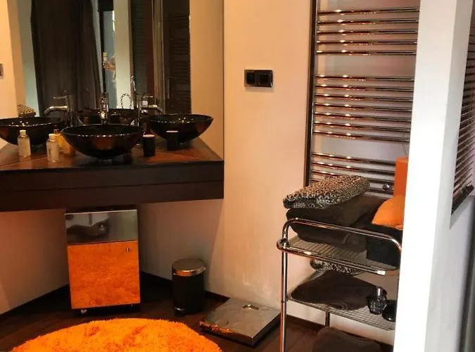 לינה וארוחת בוקר La Maison Courtois שולה